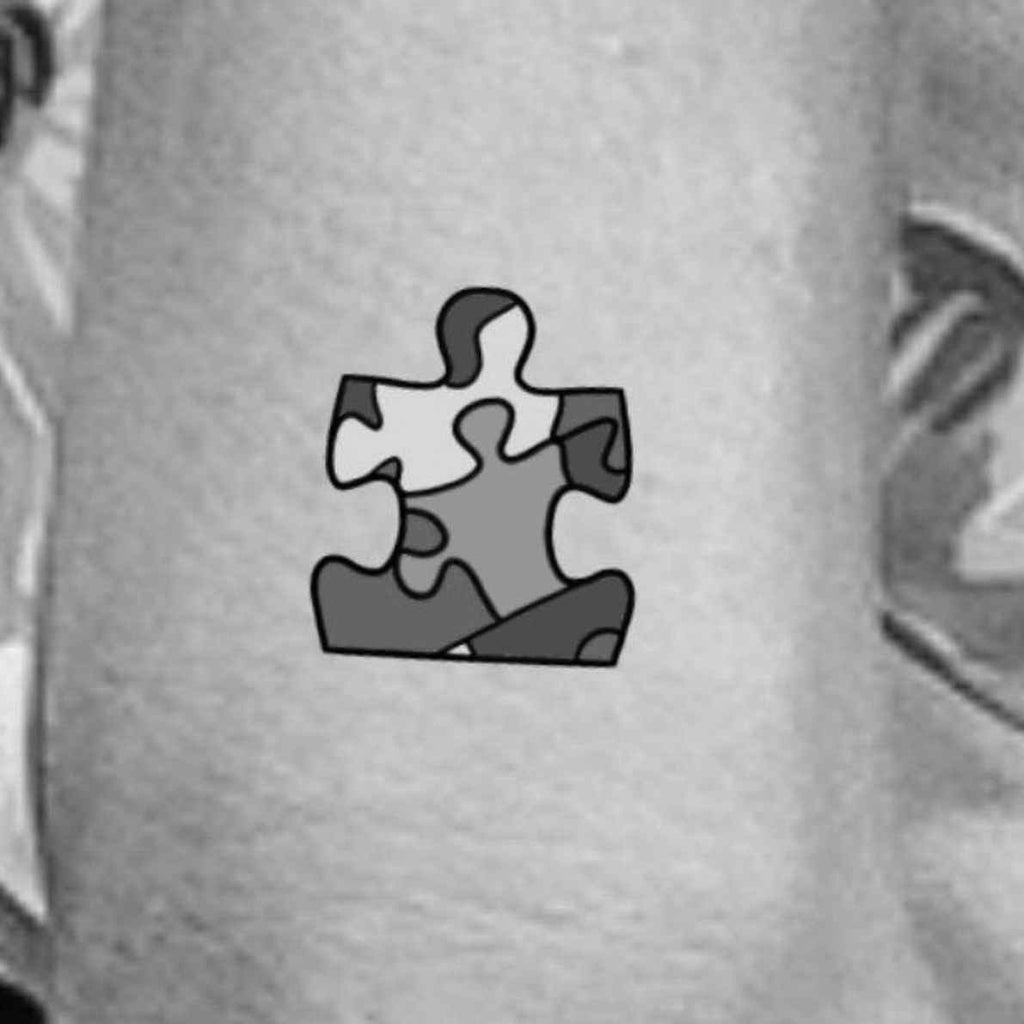 puzzle piece couple tattoo 🌙 • | Artist: Neil ( @neilmark.pintadon )  Follow our page 👇🏻 Instagram : @pintadon_tattoo ... | Instagram